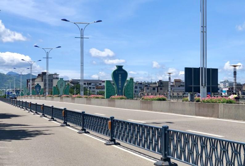 龍泉創(chuàng)意文化護(hù)欄